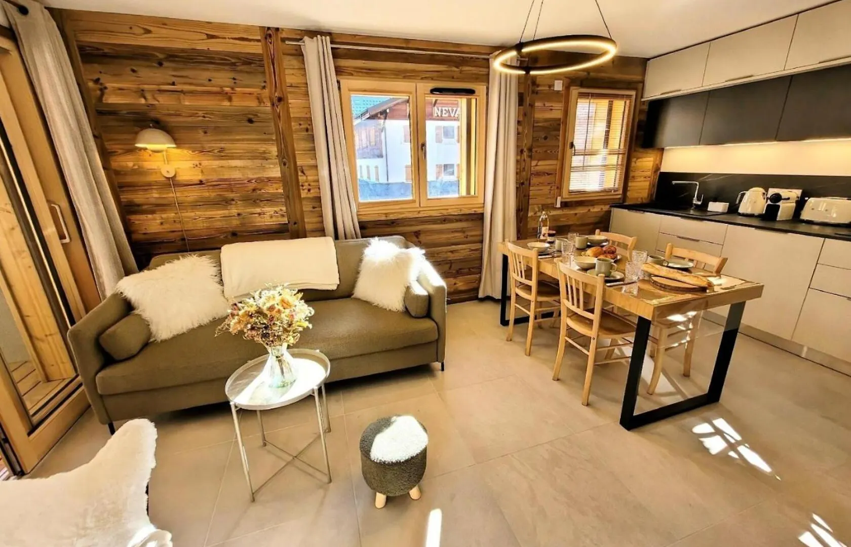 Residence Essentiel - Appartement De Charme Au Centre Du Village Mae-1731 contacts